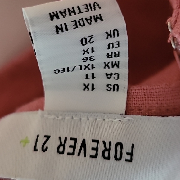 Pink Linen Romper - Picture 3 of 3